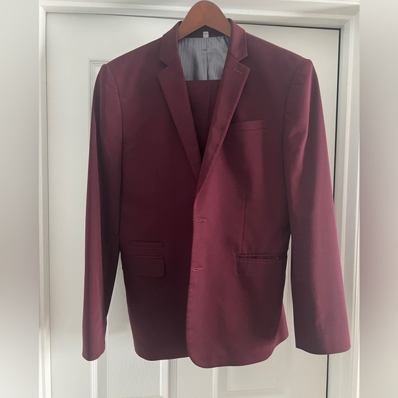 Express Photographer Men’s Fitted Suit + FREE Shirt - Picture 3 of 13